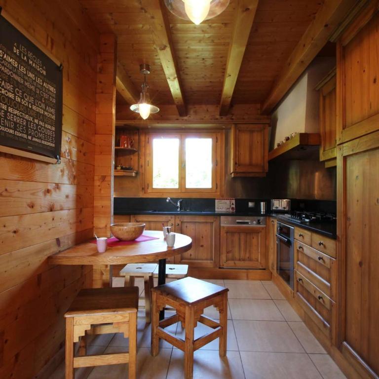 Chalet typique 10 pers, Arâches-la-Frasse - FR-1-572-27 - Chalet - 12