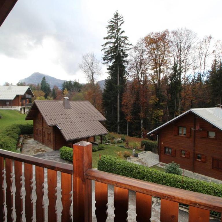 Chalet équipé avec poêle et garage, proche centre et remontées mécaniques - Chalet con 3 Camere da Letto - 10