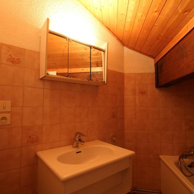 Appartement cosy 6 pers. au pied des pistes, balcon sud-ouest, proche centre, ski-in/ski-out - FR-1-572-155 - Appartement - 3