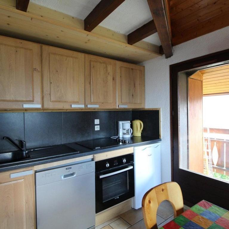 Appartement cosy 6 pers. au pied des pistes, balcon sud-ouest, proche centre, ski-in/ski-out - FR-1-572-155 - Appartement - 4