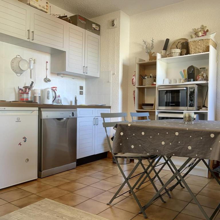 Studio 4 pers. au pied des pistes, balcon, parking, Wi-Fi, proche commerces - FR-1-572-238 - Studio - 1