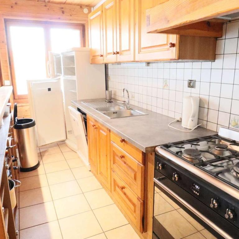 Les Gets : Appartement 6 pièces, 13 pers, Wi-Fi, 200m commerces, 450m pistes, draps et serviettes inclus - FR-1-802-55 - Apartment - 17