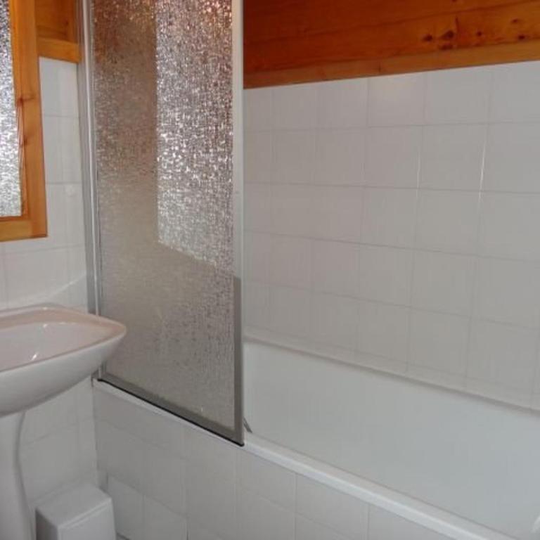 Chalet 3 Chambres 8 Pers, 800m Pistes, Parking Couvert, Poêle à Bois, Quartier Calme - FR-1-572-224 - Chalet - 2