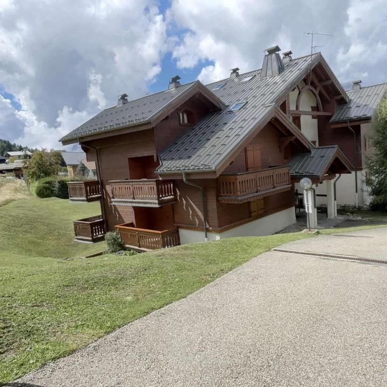 Appartement 2 Pièces Cabine pour 6 pers. avec Balcon - Pied de Piste, Parking Inclus - FR-1-572-261 - Appartamento - 6