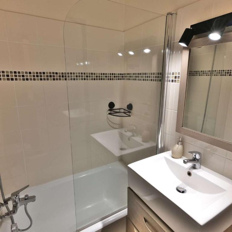 Studio confortable pour 4 personnes au Grand-Bornand - FR-1-458-123 - Estudio - 11