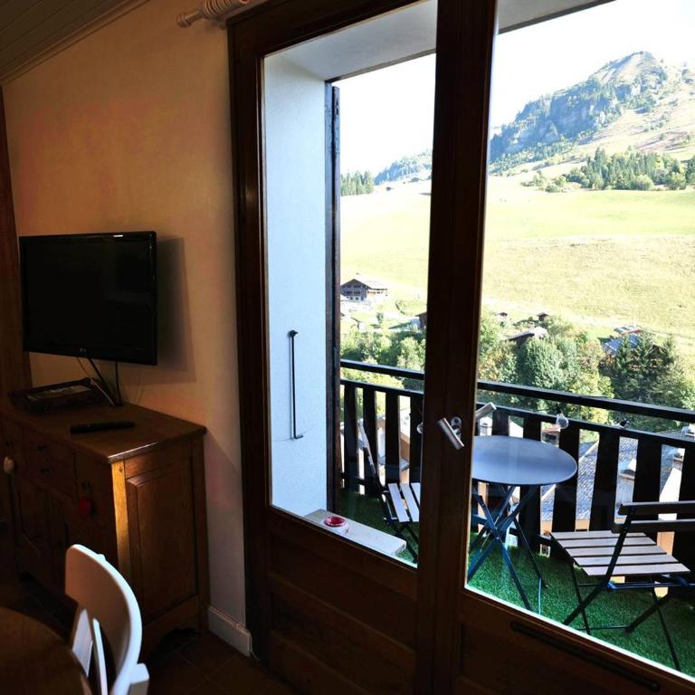 Charmant 3 pièces, plein centre, proche pistes et commerces, balcon exposé sud, idéal famille - Appartement 2 Chambres - 8