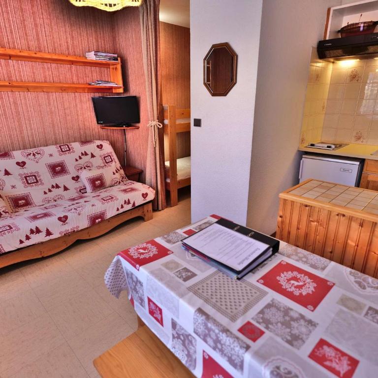 Agréable studio + coin montagne pour 4 personnes, quartier calme, balcon et parking - FR-1-458-111 - Studio - 1
