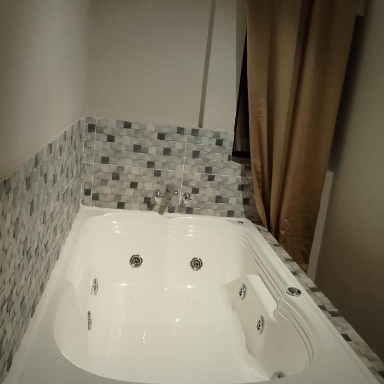 History Center Hotel - Habitación Doble con bañera de hidromasaje - 9