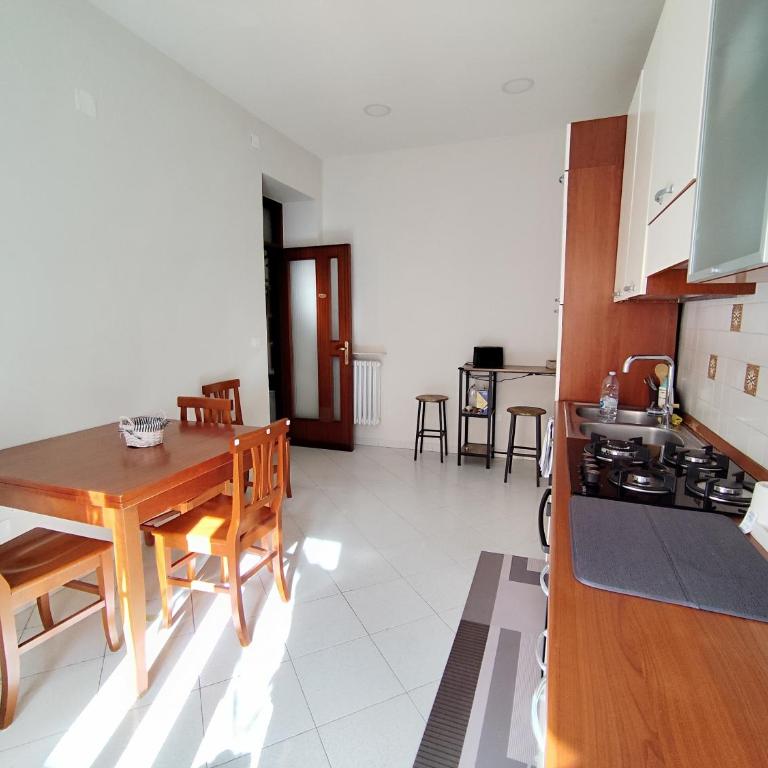 Albi House Vomero - Appartamento con 2 Camere da Letto e Balcone - 10