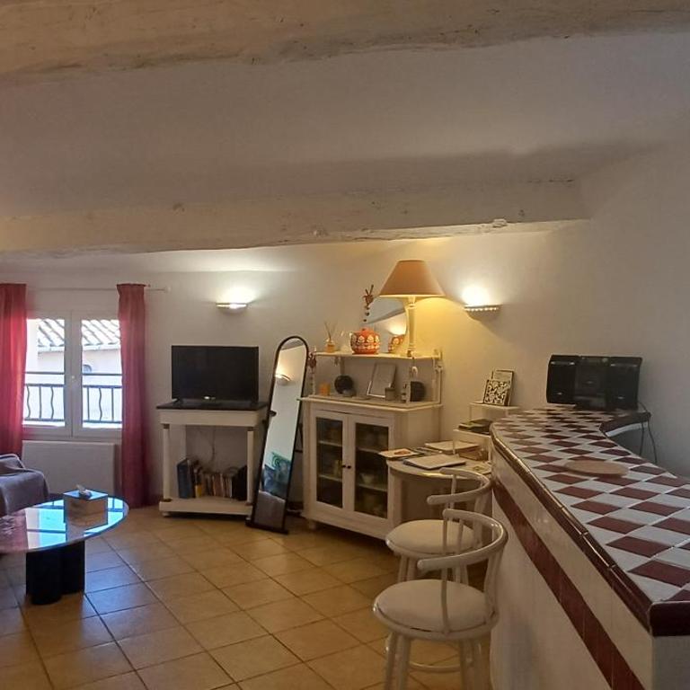 Duplex de charme avec terrasse au coeur du village - Appartement en Duplex - 2