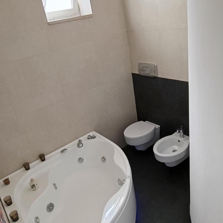 Casa Flora - Two-Bedroom Deluxe Apartment with Balcony - 23
