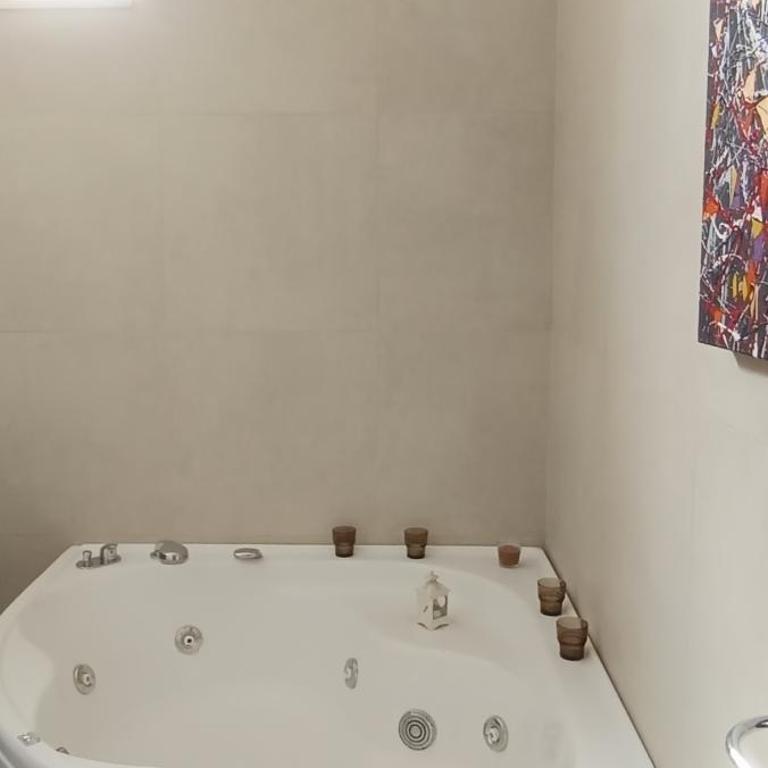 Casa Flora - Two-Bedroom Deluxe Apartment with Balcony - 25