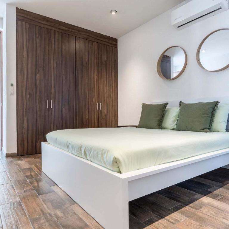 Bosques Vallarta Family - Family Room - 39