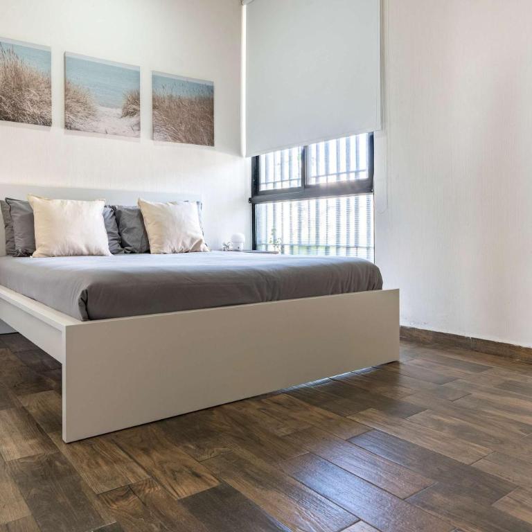 Bosques Vallarta Family - Family Room - 19