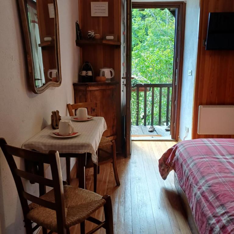 B&B Marcellina - Double Room with Balcony and Mountain View - 15