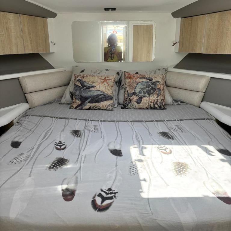 Boat with Jacuzzi - Bateau avec Jacuzzi - Mobilheim - 9
