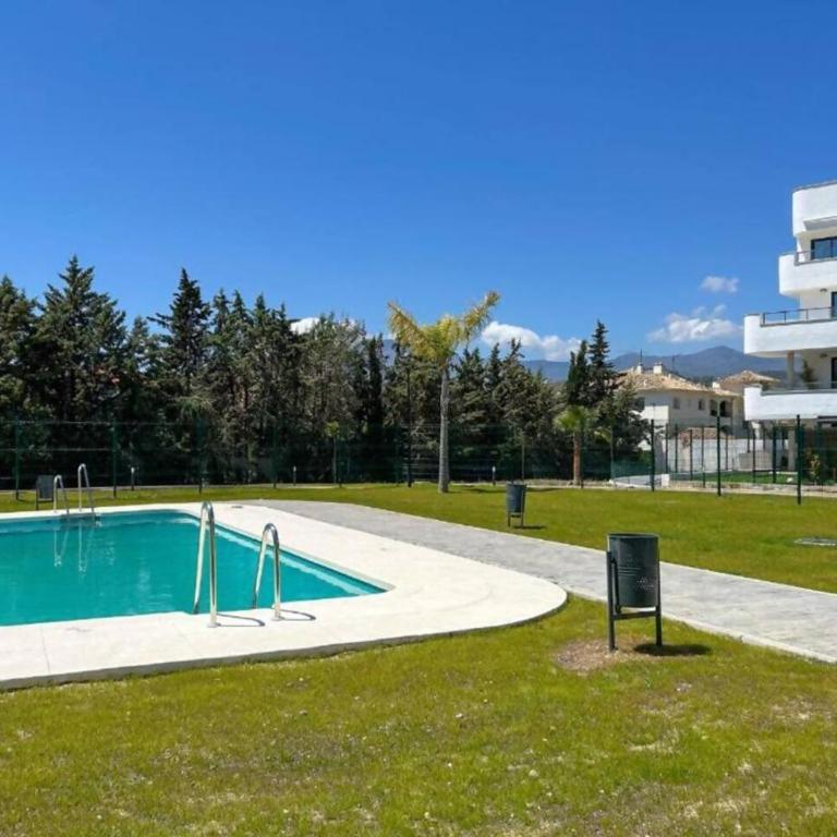 Apartamento con Terraza y Vista al Jardín - Apartamento de 2 dormitorios - 51