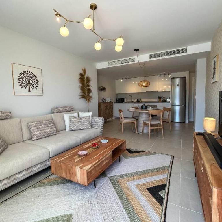 Apartamento con Terraza y Vista al Jardín - Apartamento de 2 dormitorios - 58