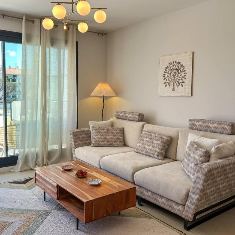 Apartamento con Terraza y Vista al Jardín - Apartamento de 2 dormitorios - 63
