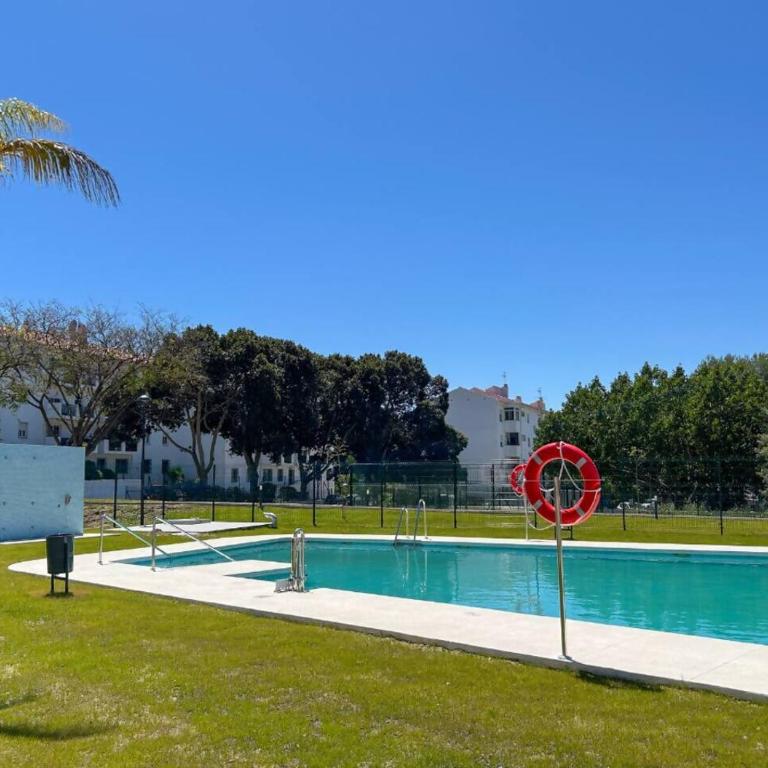 Apartamento con Terraza y Vista al Jardín - Apartamento de 2 dormitorios - 85