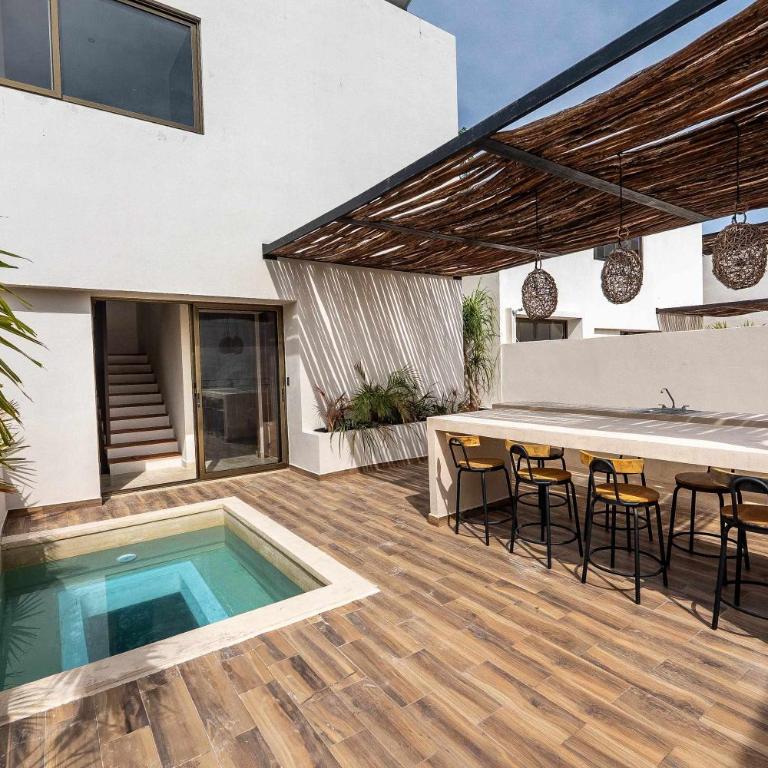 Rare 8BR Dual Villa Getaway with 4 private Pools - Villa - 14