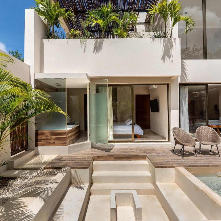 Chic 6BR Dual villa with 4 Private Pools & Concierge - Villa - 24