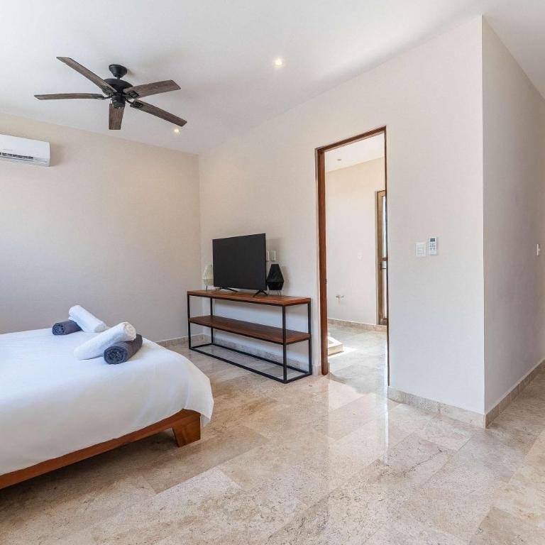 Chic 6BR Dual villa with 4 Private Pools & Concierge - Villa - 40