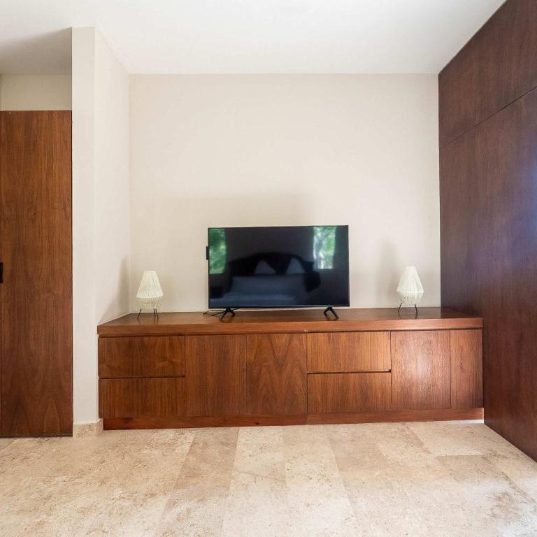 Chic 6BR Dual villa with 4 Private Pools & Concierge - Villa - 66