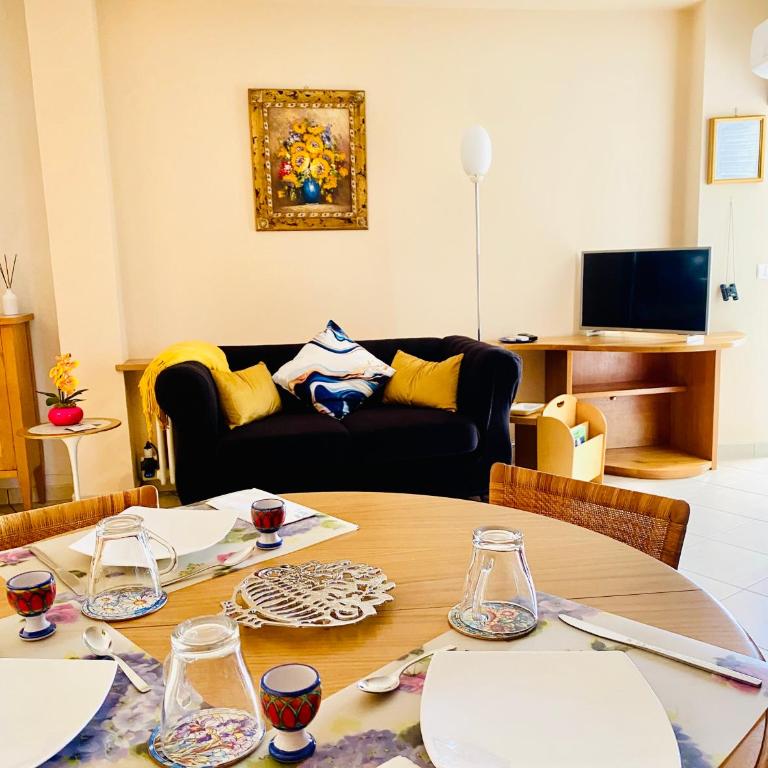 Love Skyline Arena - Two-Bedroom Apartment - 13