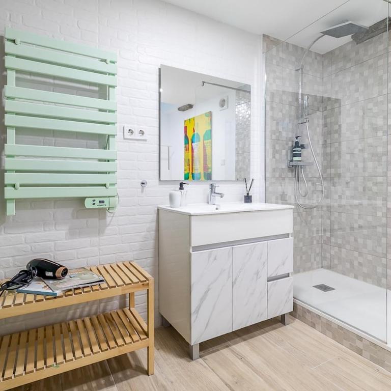 Art & Relax: Atocha Reina Sofía Studio - Two-Bedroom Apartment - 3