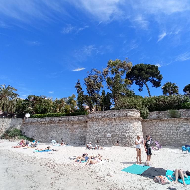 Bel appartement en bord de mer avec piscine lagon et jardin, en résidence sécurisée - Appartement 2 Chambres - 67
