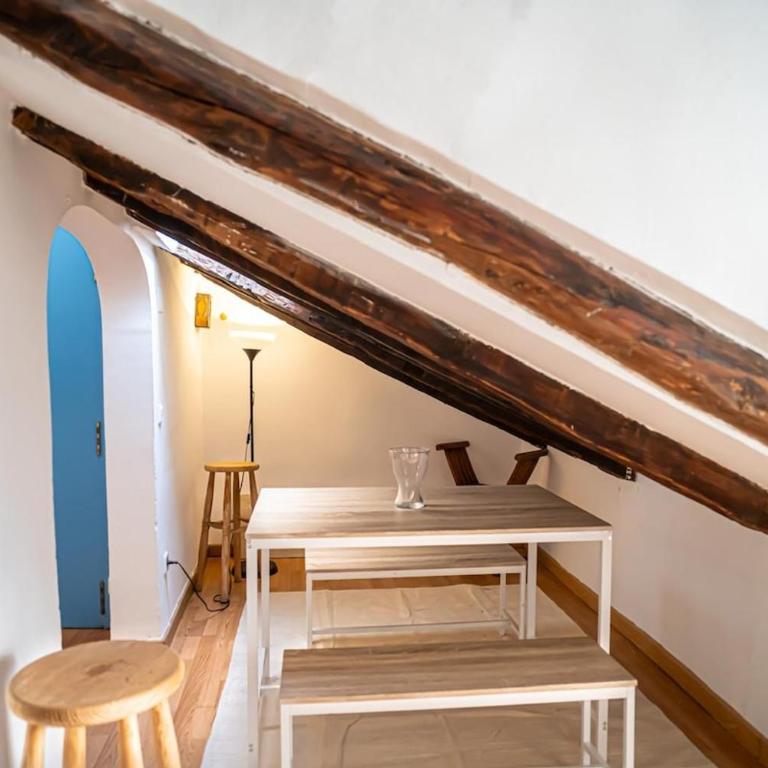 Vive Lavapiés: Culture & Tapas 1 Min from Metro - One-Bedroom Apartment - 4