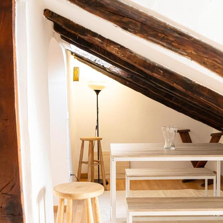 Vive Lavapiés: Culture & Tapas 1 Min from Metro - One-Bedroom Apartment - 15