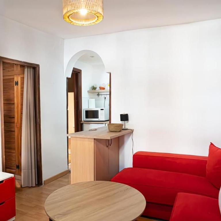 Vive Lavapiés: Culture & Tapas 1 Min from Metro - One-Bedroom Apartment - 24