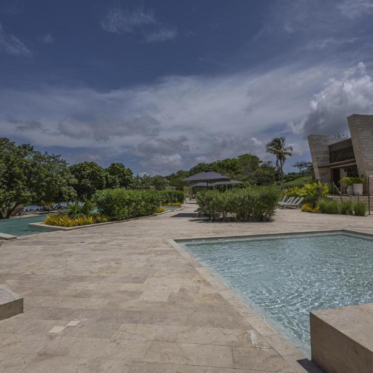 4BR Seaview Apartment at Calablanca D5 - Four-Bedroom Apartment - 36