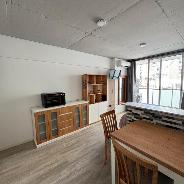 Bright studio apartment with balcony - Apartamento de 1 dormitorio - 2