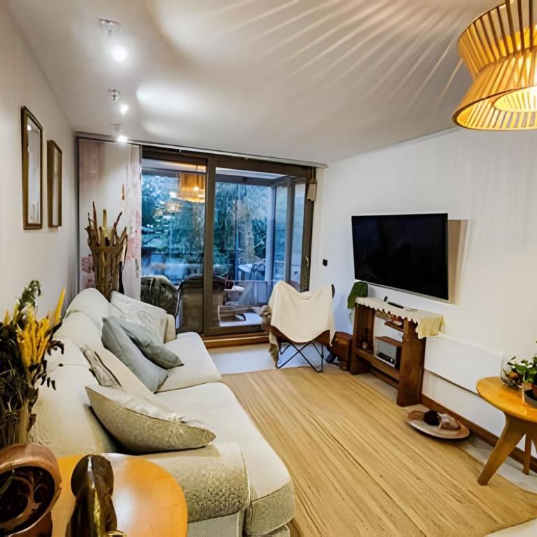 Moderno Edifício Frente al Lago - Apartamento de 2 dormitorios con vistas a la piscina - 22