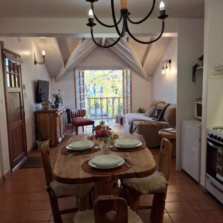 Luminoso y Cálido Depto en el Centro de San Martín - Two-Bedroom Apartment - 8