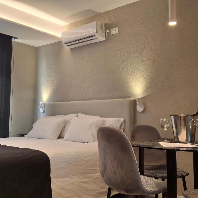 Comodidad y belleza, seguridad 24hs, céntrico, cochera, zona Galerías Pacífico y Obelisco - Apartamento Familiar de 2 dormitorios - 11