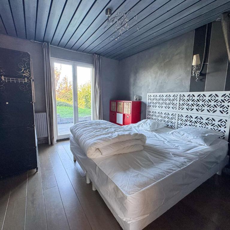 Villa spacieuse avec terrasse et jardin, animaux et parking admis - Maison 5 Chambres - 15
