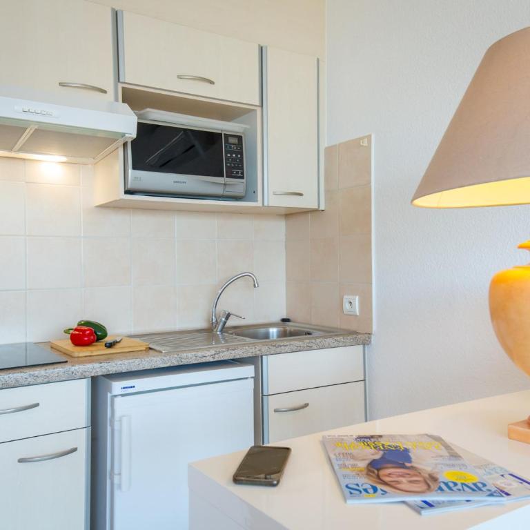 Appartement 2 pièces avec Terrasse - Plage à 50m - Climatisé - Proche Gare et Commerces - FR-1-466A-4 - Apartamento (4 adultos) - 5