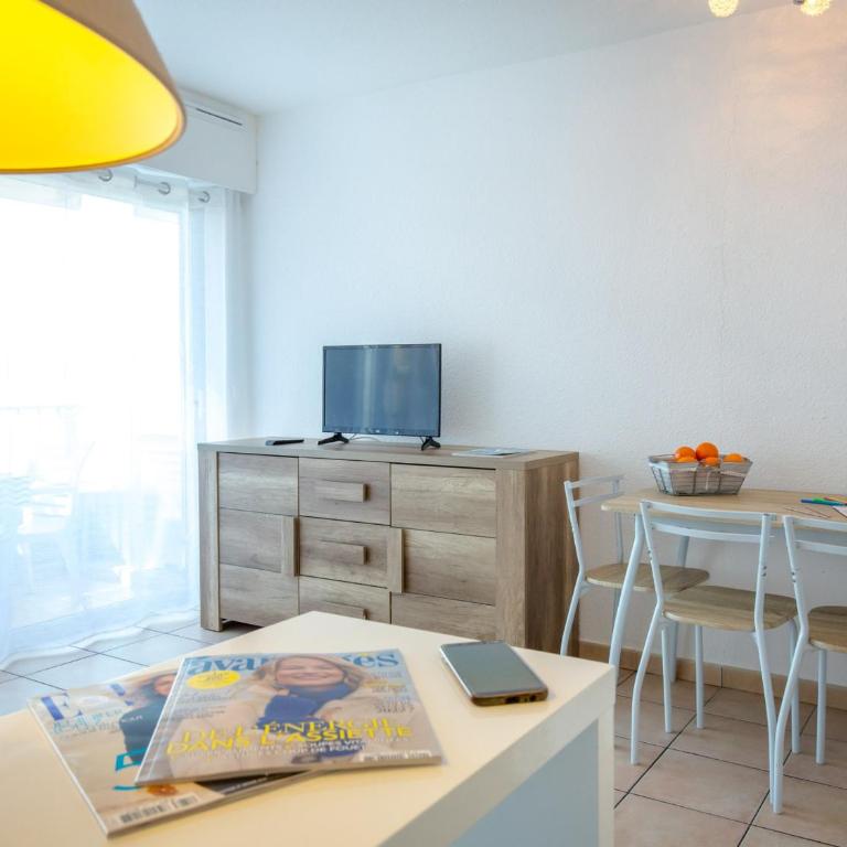 Appartement 2 pièces avec Terrasse - Plage à 50m - Climatisé - Proche Gare et Commerces - FR-1-466A-4 - Apartamento (4 adultos) - 6