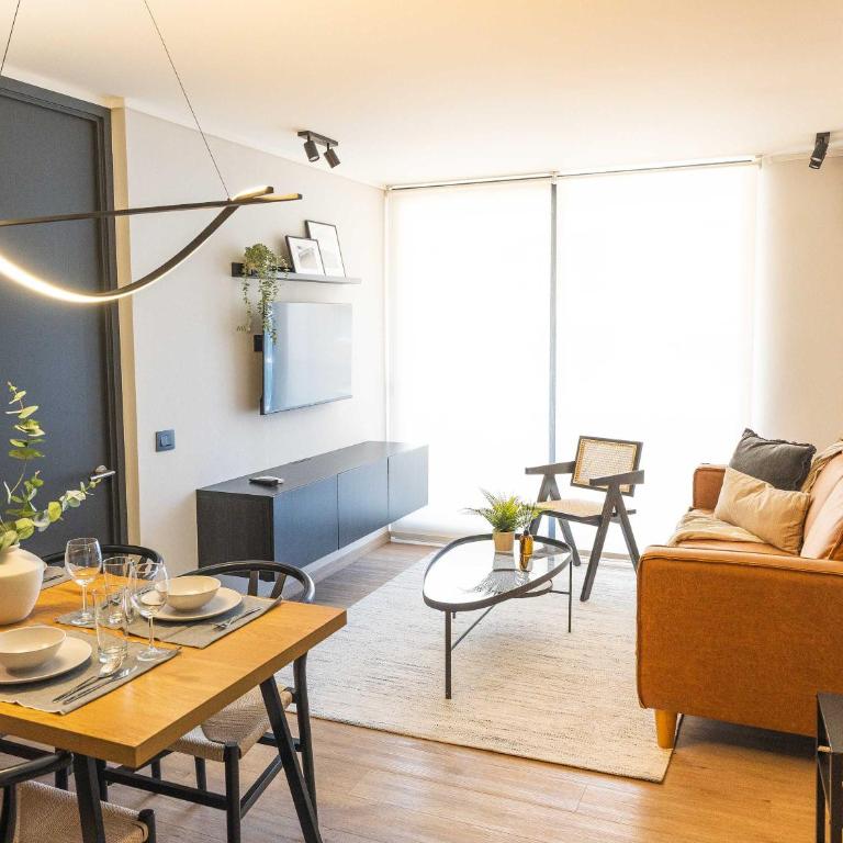 HOM I Muy cerca del Mall Alto Las Condes 2D2B 4PAX - Apartment - 1