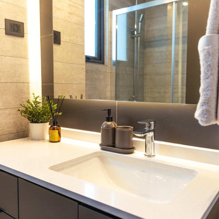 HOM I Muy cerca del Mall Alto Las Condes 2D2B 4PAX - Apartment - 69