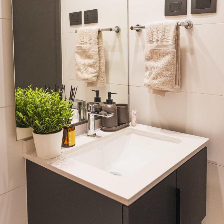 HOM I Muy cerca del Mall Alto Las Condes 2D2B 4PAX - Apartment - 86