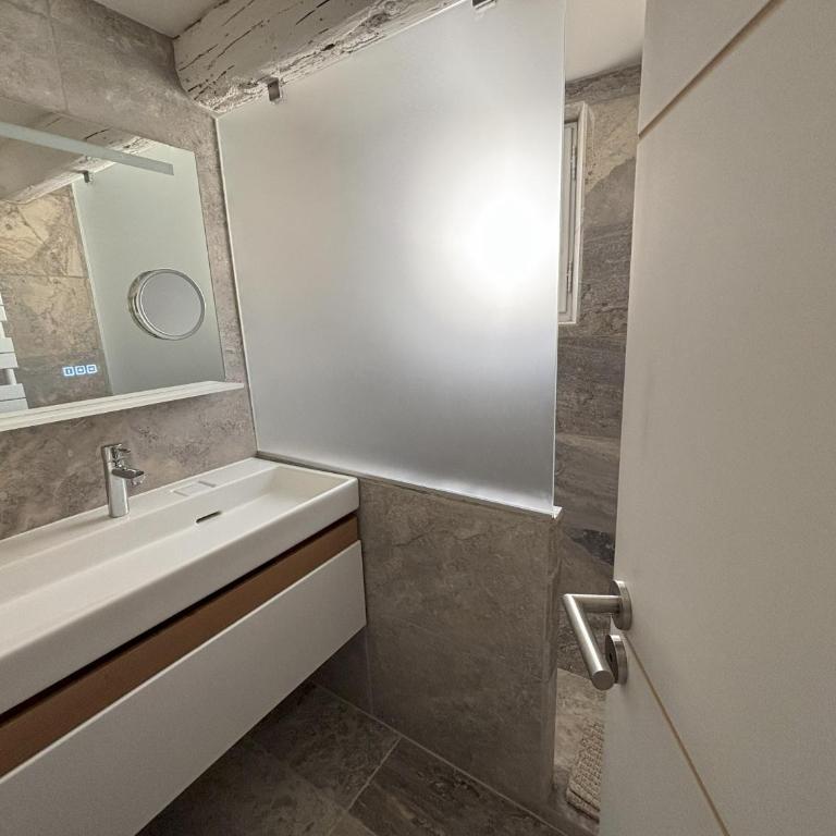 ARLES: Duplex Chic Centre - Clim & Vue Imprenable - FR-1-765-29 - Apartment - 24