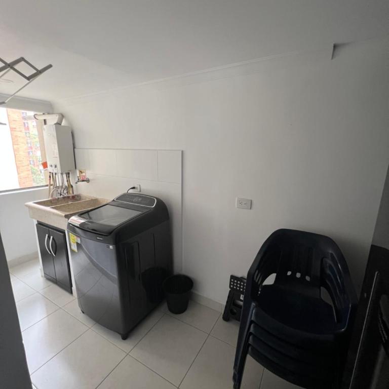 Apartamento Medellín - Three-Bedroom Apartment with Park View - 6