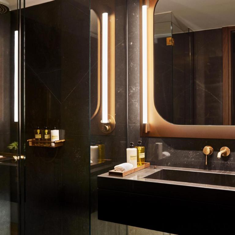 Thompson Madrid, by Hyatt - Twin Room with City View - 4