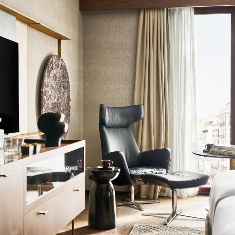 Thompson Madrid, by Hyatt - Twin Room with City View - 3