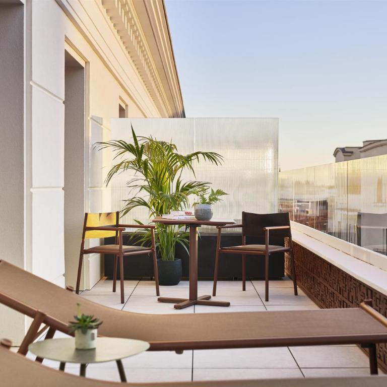 Thompson Madrid, by Hyatt - King Room with Terrace - 4